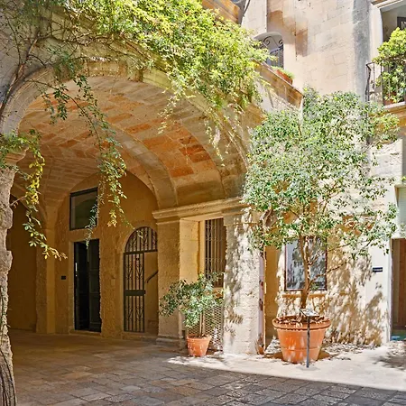 Vico Dei Bolognesi Palazzo Personè 3*