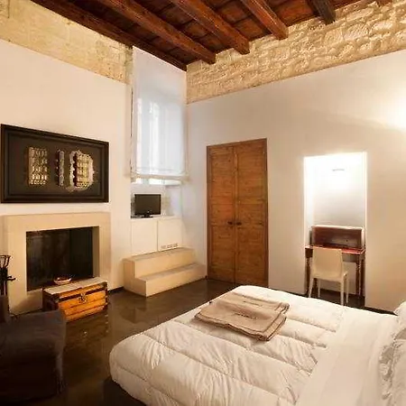 Bed & Breakfast Vico Dei Bolognesi Palazzo Personè 3*